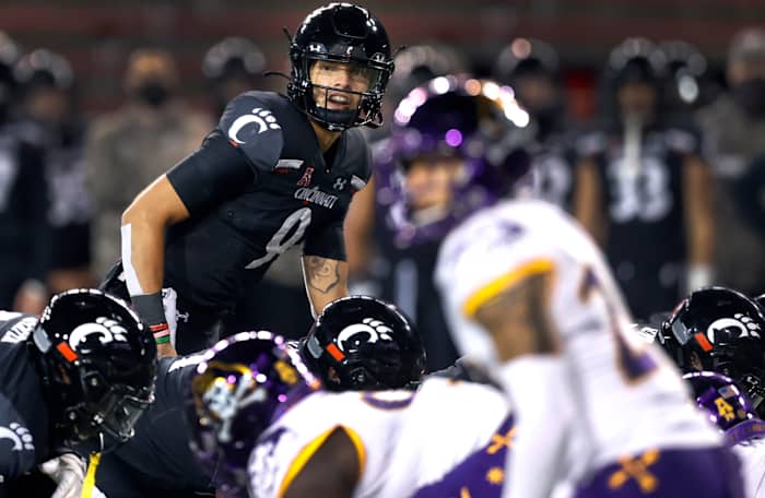 Cincinnati QB Desmond Ridder